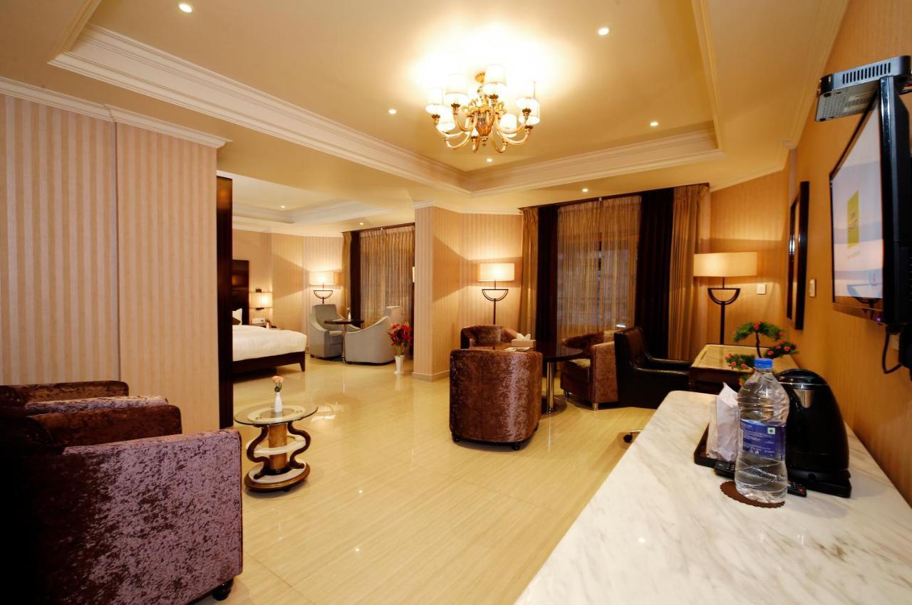 Hotel Park Residency Nilambūr Екстериор снимка
