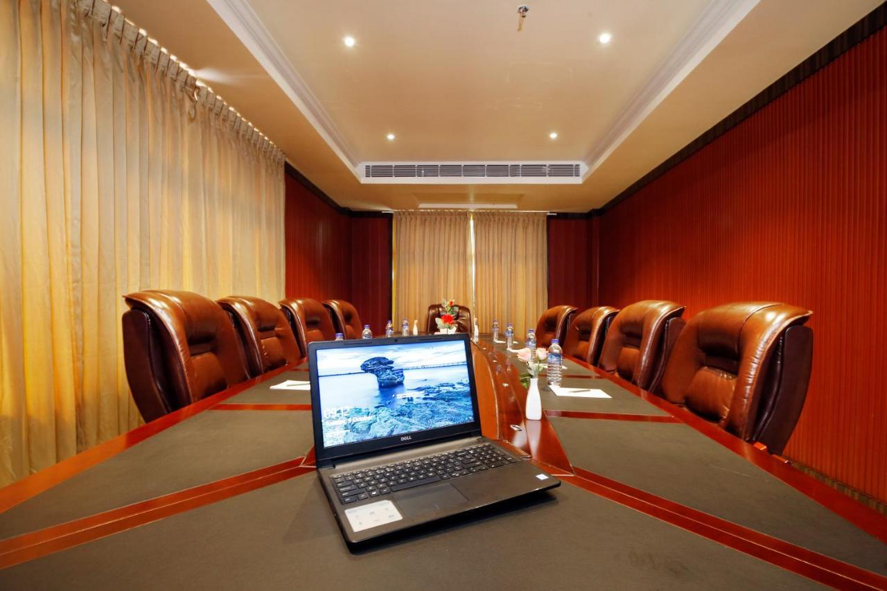 Hotel Park Residency Nilambūr Екстериор снимка